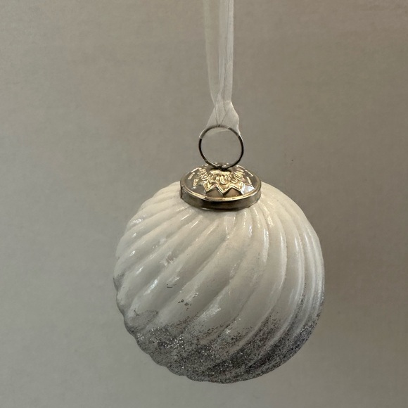 Martha Stewart Christmas Ornaments 4in White and Silver Glitter Set of 4 - Picture 4 of 9